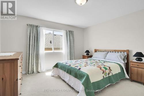 3262 Maidstone Lane, London, ON - Indoor Photo Showing Bedroom