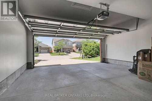 3262 Maidstone Lane, London, ON - Indoor Photo Showing Garage