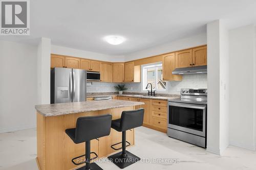 3262 Maidstone Lane, London, ON - Indoor Photo Showing Kitchen