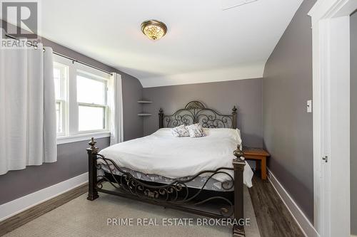 22461 Dundonald Road, Southwest Middlesex (Glencoe), ON - Indoor Photo Showing Bedroom