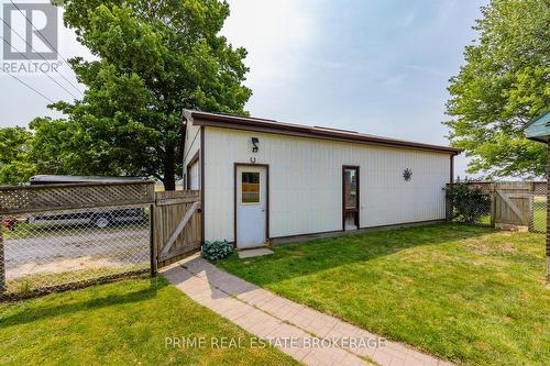 22461 Dundonald Road, Southwest Middlesex (Glencoe), ON - Outdoor