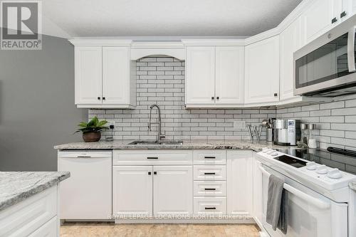 187 Greenway Drive, Wasaga Beach, ON - Indoor Photo Showing Kitchen With Upgraded Kitchen