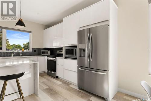 2777 Mcdonald Street, Regina, SK - Indoor Photo Showing Kitchen With Stainless Steel Kitchen