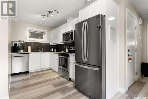 2777 Mcdonald Street, Regina, SK - Indoor Photo Showing Kitchen With Stainless Steel Kitchen