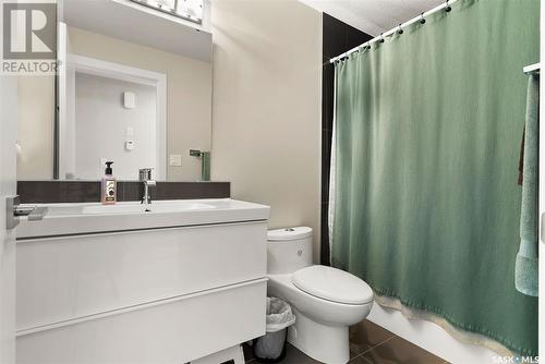 2777 Mcdonald Street, Regina, SK - Indoor Photo Showing Bathroom