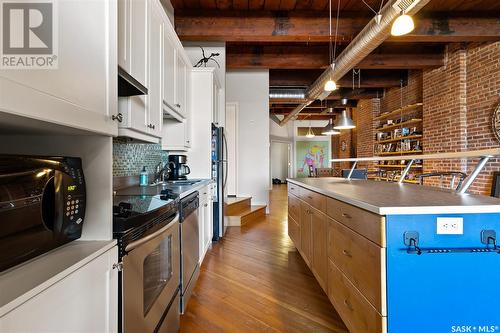 301 1205 Broad Street, Regina, SK - Indoor Photo Showing Kitchen