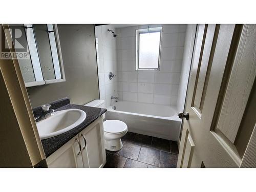 1-2563 Coldwater Ave, Merritt, BC - Indoor Photo Showing Bathroom