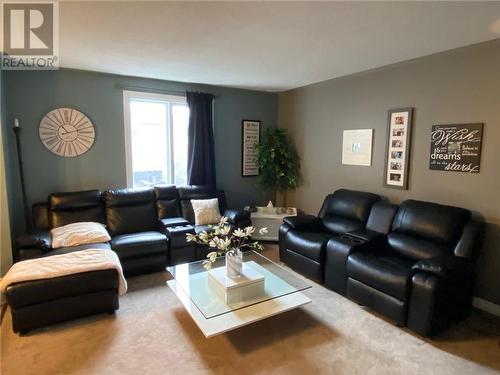 1777 Coldstream Place, Sudbury, ON - Indoor Photo Showing Living Room