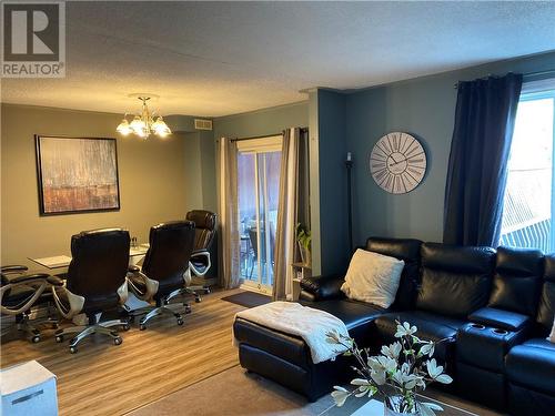 1777 Coldstream Place, Sudbury, ON - Indoor Photo Showing Living Room