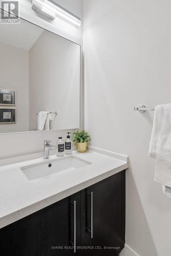 1552 Sandridge Avenue, London, ON - Indoor Photo Showing Bathroom