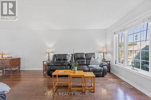 1030 Whitney Crescent, Midland, ON - Indoor Photo Showing Living Room