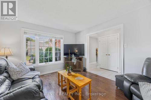 1030 Whitney Crescent, Midland, ON - Indoor Photo Showing Living Room