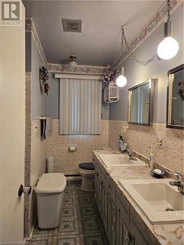 main floor bathroom - 541 Brydges Street, Mattawa, ON - Indoor Photo Showing Bathroom