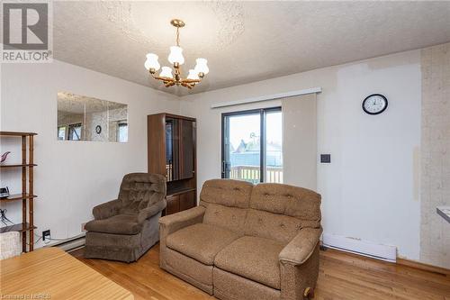 541 Brydges Street, Mattawa, ON - Indoor Photo Showing Living Room