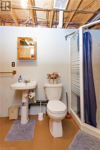 541 Brydges Street, Mattawa, ON - Indoor Photo Showing Bathroom