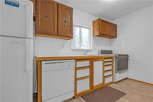 506 Alder Street W, Haldimand County, ON - Indoor Photo Showing Kitchen