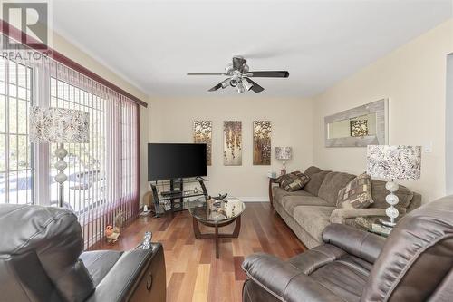 18 Pinemore Blvd, Sault Ste. Marie, ON - Indoor Photo Showing Living Room