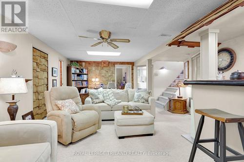 442 Beatrice Street, London, ON - Indoor Photo Showing Living Room