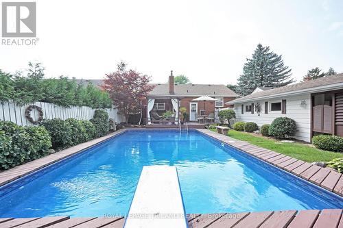 442 Beatrice Street, London, ON - Outdoor With In Ground Pool With Backyard