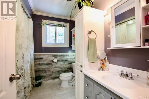 500 Agnes Ave, Temiskaming Shores, ON - Indoor Photo Showing Bathroom