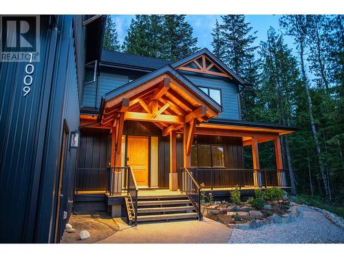 1009 Williams Gate Lane, Revelstoke, BC - Outdoor With Deck Patio Veranda