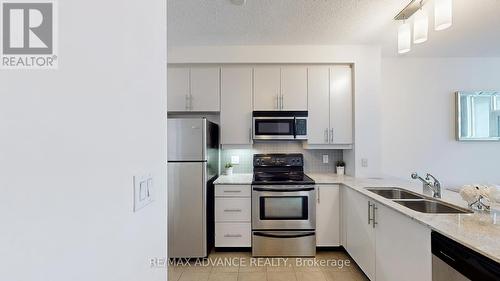 3307 - 18 Harbour Street E, Toronto (Waterfront Communities), ON - Indoor Photo Showing Kitchen With Double Sink