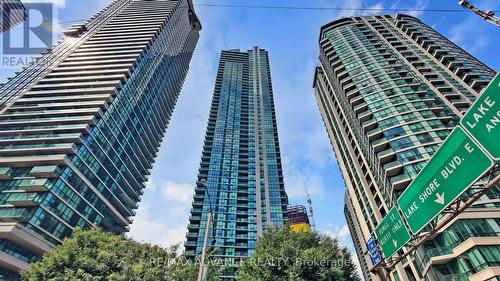 3307 - 18 Harbour Street E, Toronto (Waterfront Communities), ON - Outdoor With Facade