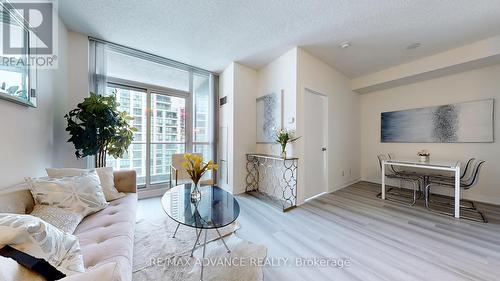 3307 - 18 Harbour Street E, Toronto, ON - Indoor Photo Showing Living Room