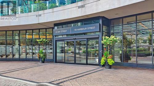 3307 - 18 Harbour Street E, Toronto (Waterfront Communities), ON - Outdoor