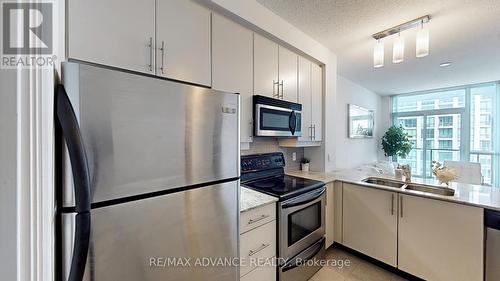 3307 - 18 Harbour Street E, Toronto, ON - Indoor Photo Showing Kitchen With Double Sink With Upgraded Kitchen