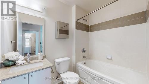 3307 - 18 Harbour Street E, Toronto, ON - Indoor Photo Showing Bathroom