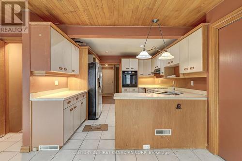 160 Millbank Drive, London, ON - Indoor Photo Showing Kitchen