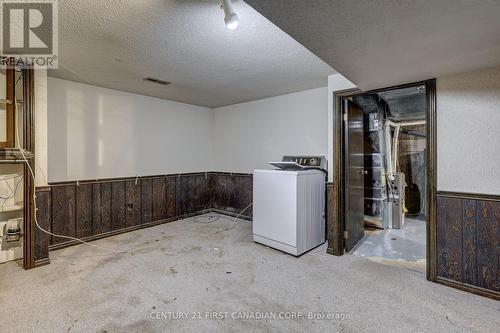 160 Millbank Drive, London, ON - Indoor Photo Showing Laundry Room