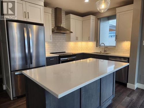 201 1087 6Th Avenue, Prince George, BC - Indoor Photo Showing Kitchen With Upgraded Kitchen