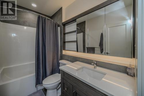 201 1087 6Th Avenue, Prince George, BC - Indoor Photo Showing Bathroom