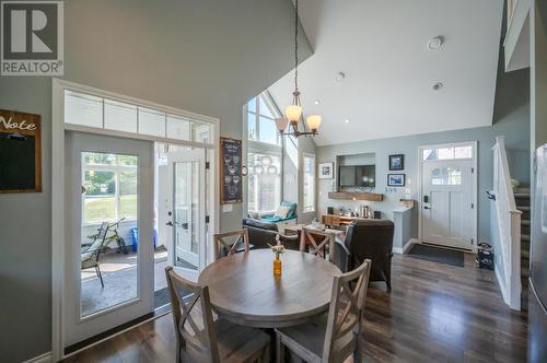 2450 Radio Tower Road Unit# 115, Oliver, BC - Indoor Photo Showing Dining Room