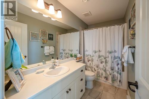 2450 Radio Tower Road Unit# 115, Oliver, BC - Indoor Photo Showing Bathroom