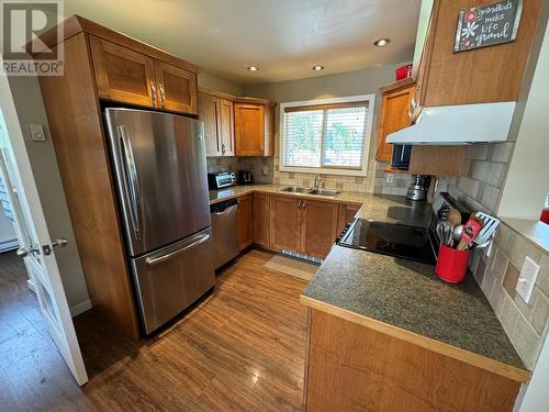 6155 12Th Street, Grand Forks, BC - Indoor Photo Showing Kitchen