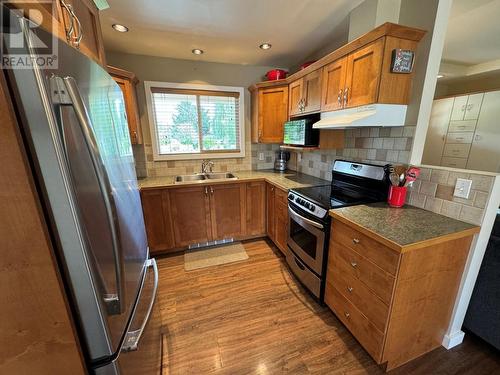 6155 12Th Street, Grand Forks, BC - Indoor Photo Showing Kitchen With Double Sink