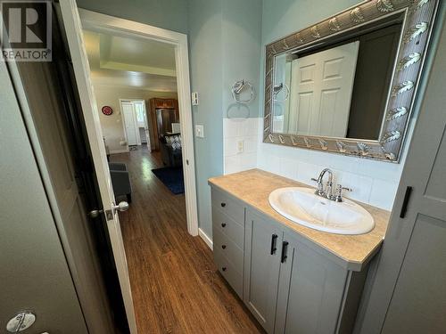 6155 12Th Street, Grand Forks, BC - Indoor Photo Showing Bathroom