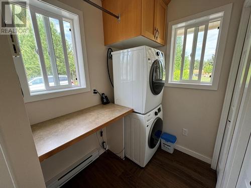 6155 12Th Street, Grand Forks, BC - Indoor Photo Showing Laundry Room