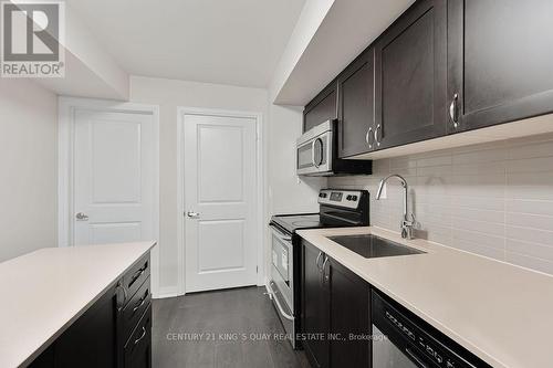 6 - 185 William Duncan Road, Toronto (Downsview-Roding-Cfb), ON - Indoor Photo Showing Kitchen