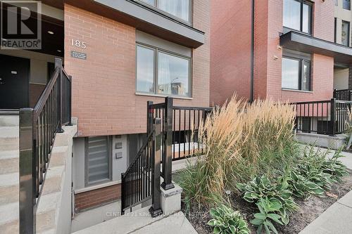 6 - 185 William Duncan Road, Toronto (Downsview-Roding-Cfb), ON - Outdoor