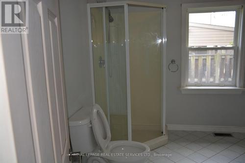 296 Barton Street, Hamilton (Stoney Creek), ON - Indoor Photo Showing Bathroom