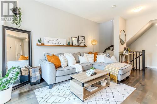 8 Birot Lane, Hamilton (Ancaster), ON - Indoor Photo Showing Living Room