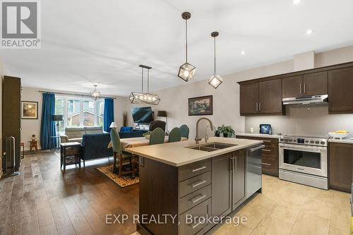 25 Andrew Lane, Thorold, ON - Indoor Photo Showing Kitchen With Stainless Steel Kitchen With Double Sink With Upgraded Kitchen