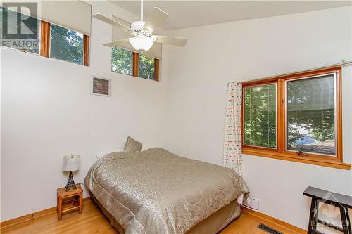 244 Tudor Place, Ottawa, ON - Indoor Photo Showing Bedroom