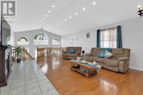 2308 St. Clair Avenue, Windsor, ON - Indoor Photo Showing Living Room