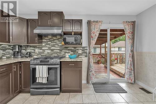 2308 St. Clair Avenue, Windsor, ON - Indoor Photo Showing Kitchen