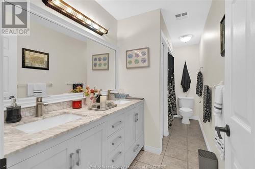 2308 St. Clair Avenue, Windsor, ON - Indoor Photo Showing Bathroom